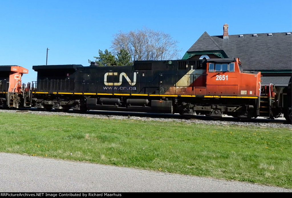 CN 2561